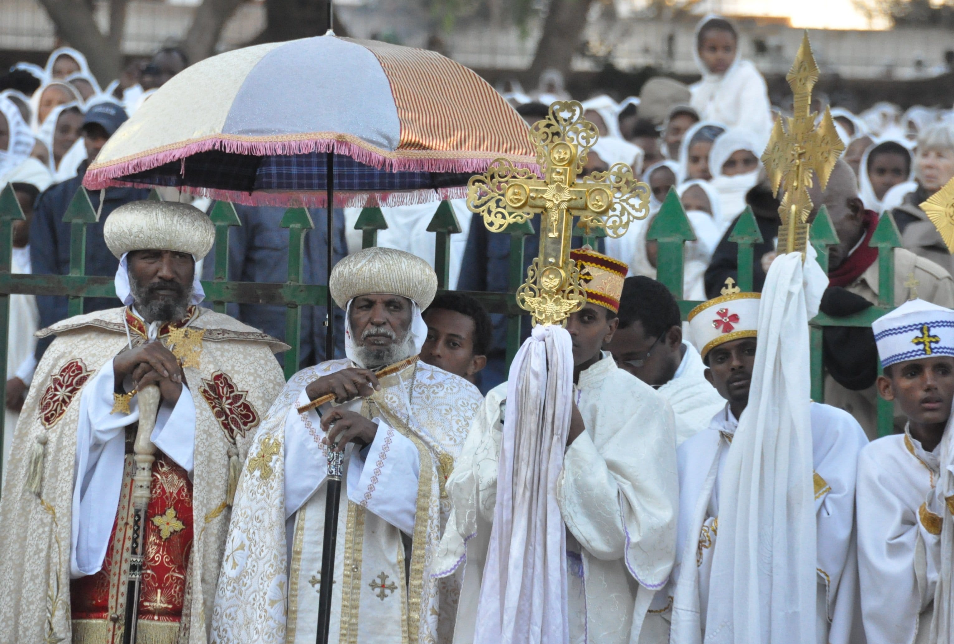 Эритрейцы в религиозном одеянии