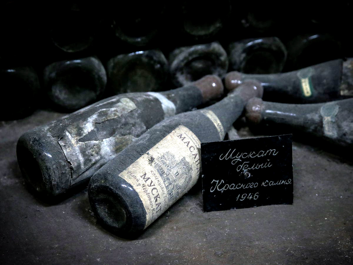 Вино 1946 года в кладовых Массандровского винзавода