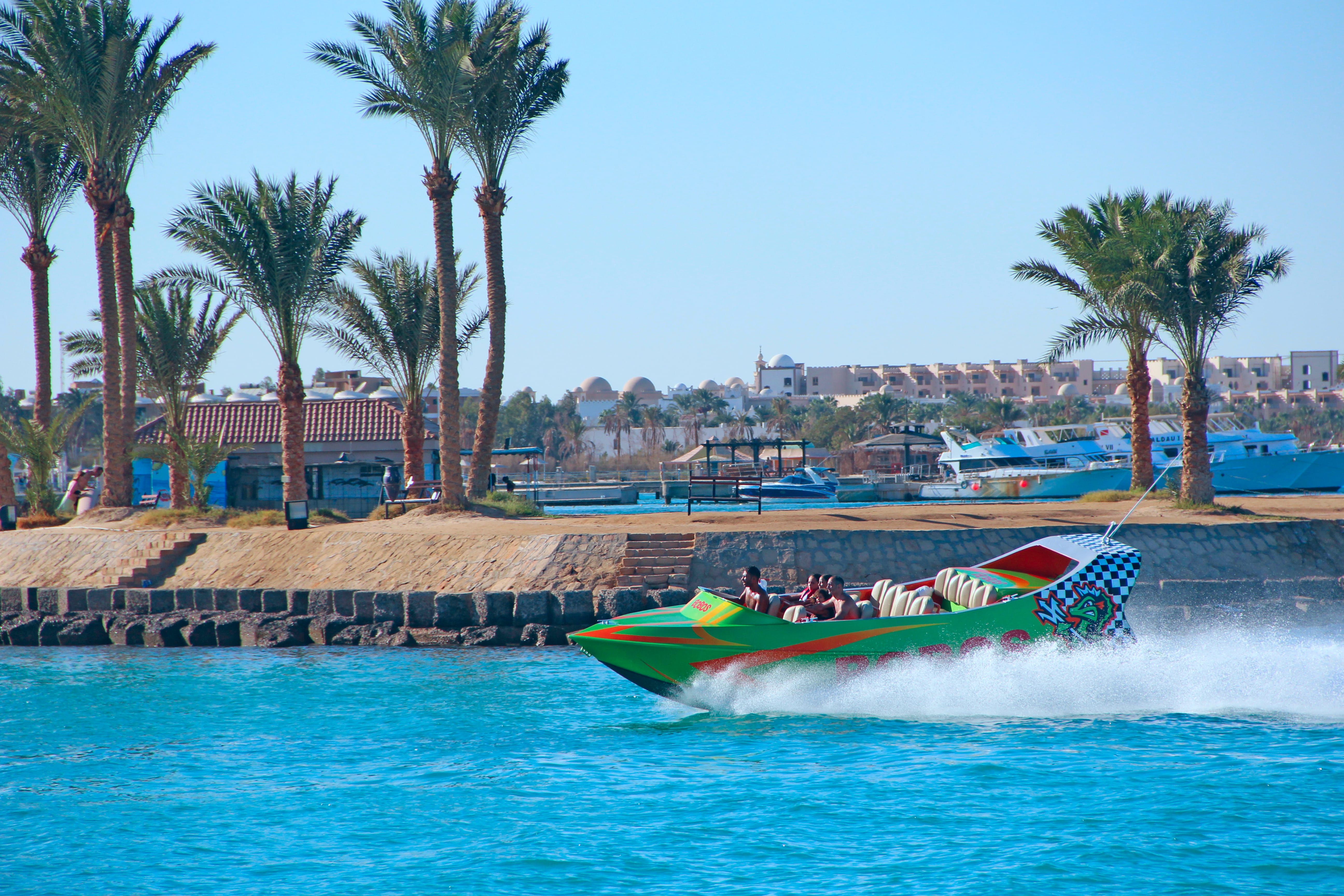 Прогулки на катере