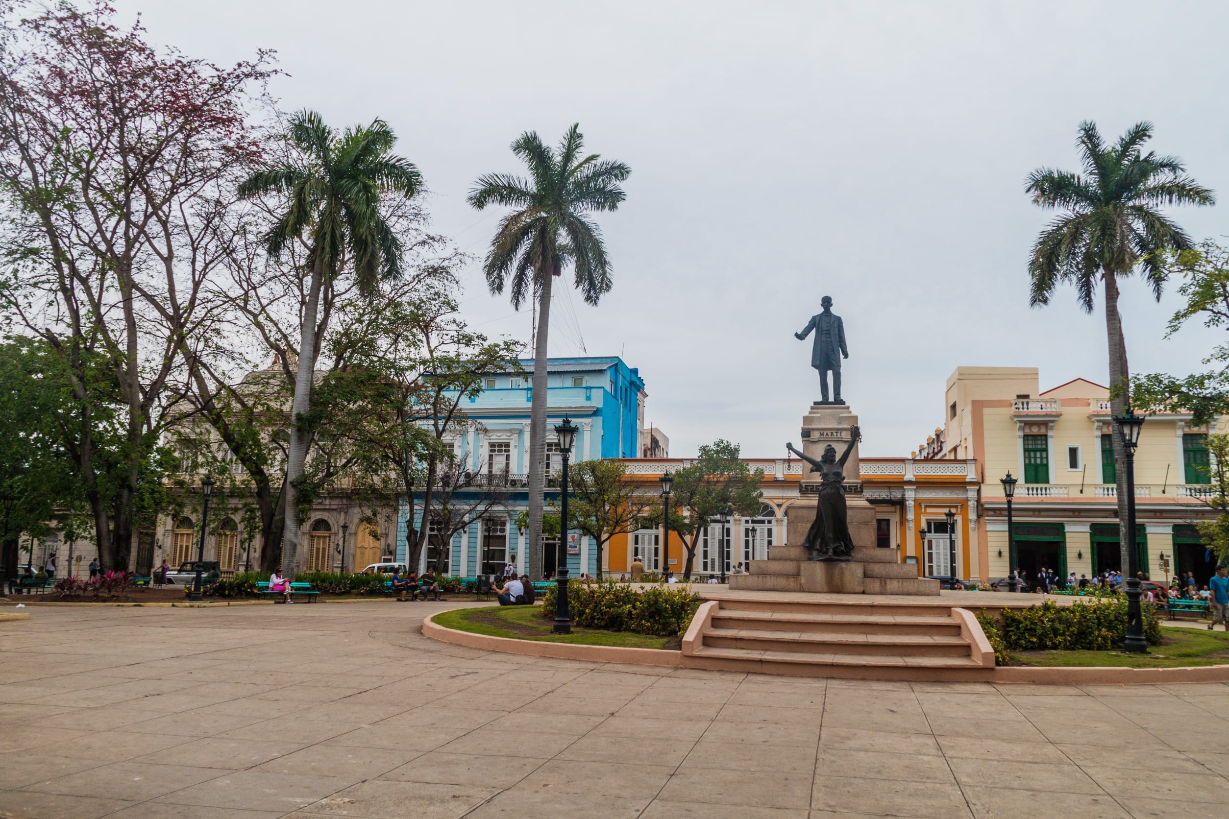 Парк Либертад со статуей Хосе Марти в центре Матансаса
