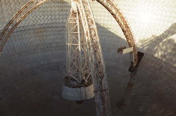 Экскурсия на заброшенный радиооптический телескоп Геруни у горы Арагац