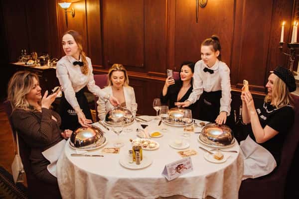 Исторический ужин в Петербурге «Всё могут короли»